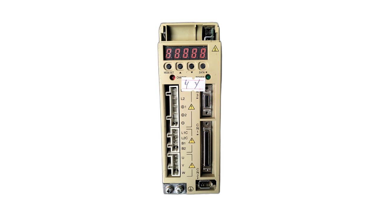 YASKAWA SGDH-A5AE Servo Drive 1 PHASE 50 W 200-230V YASKAWA SGDH-A5AE Servo Drive 1 PHASE 50 W 200-230V