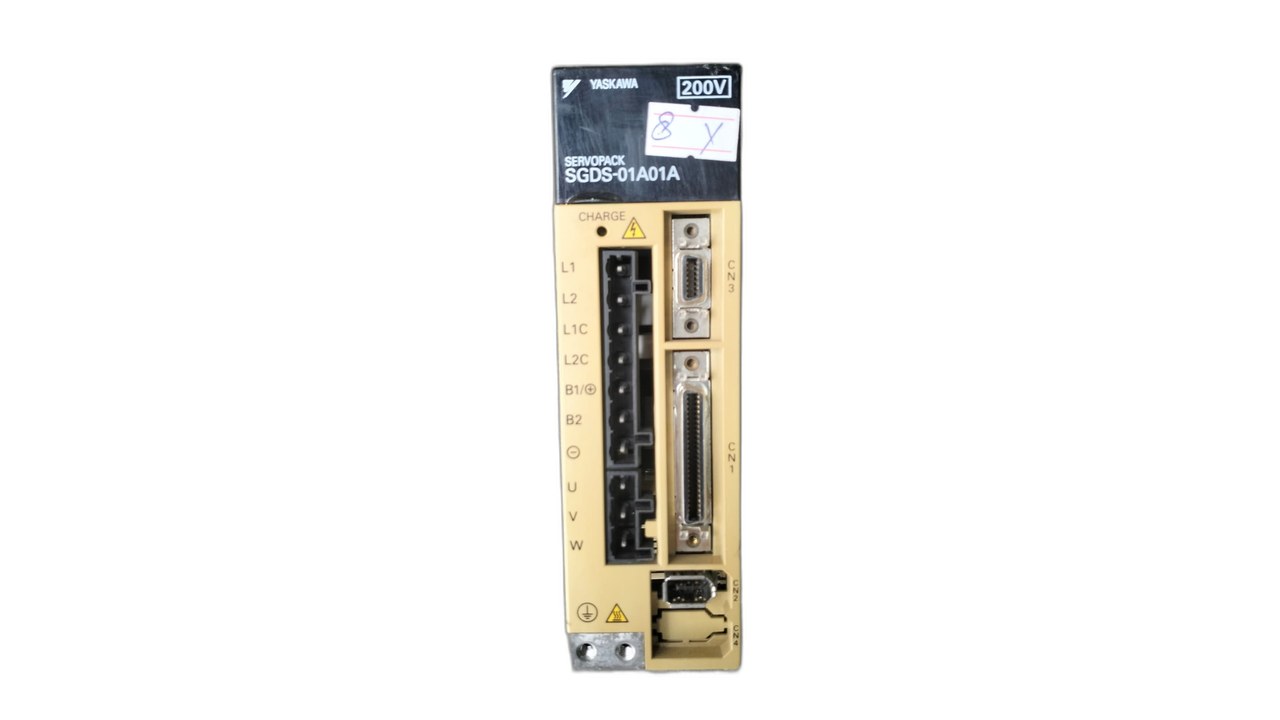 YASKAWA SGDS-01A01A Servo Drive 3 PHASE 100 W 200-230V YASKAWA SGDS-01A01A Servo Drive 3 PHASE 100 W 200-230V